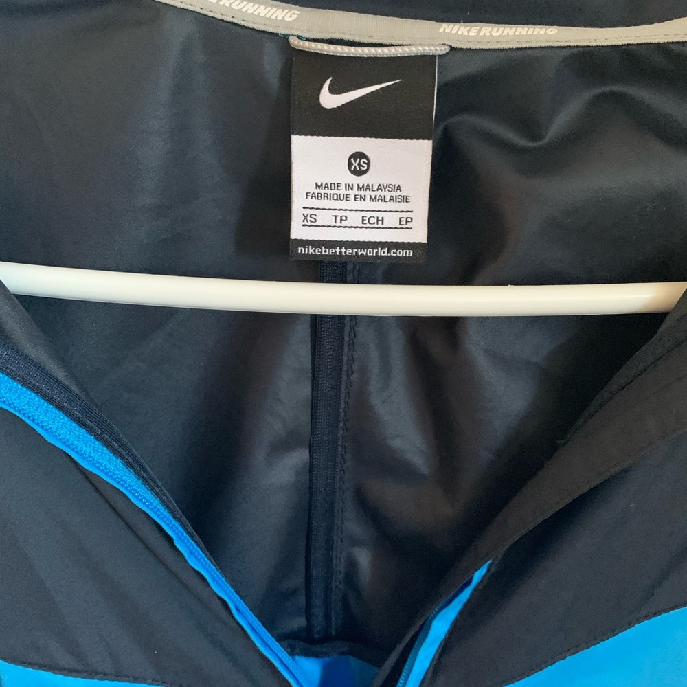 Lightweight Nike Running Jacket - image 2